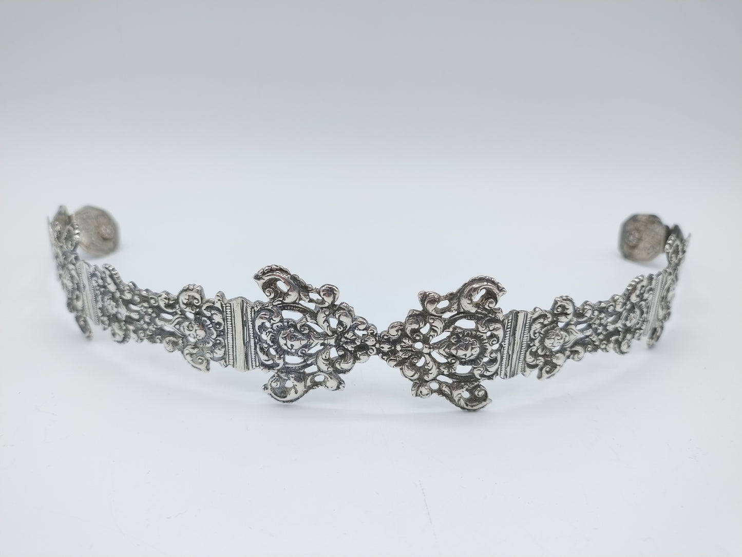 Silver handle with Bible locks and rider buttons. J. Andringa, Leeuwarden, 18th century