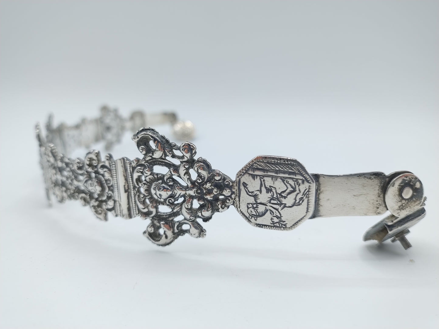 Silver handle with Bible locks and rider buttons. J. Andringa, Leeuwarden, 18th century