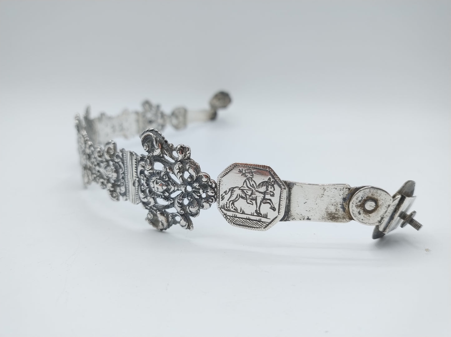 Silver handle with Bible locks and rider buttons. J. Andringa, Leeuwarden, 18th century