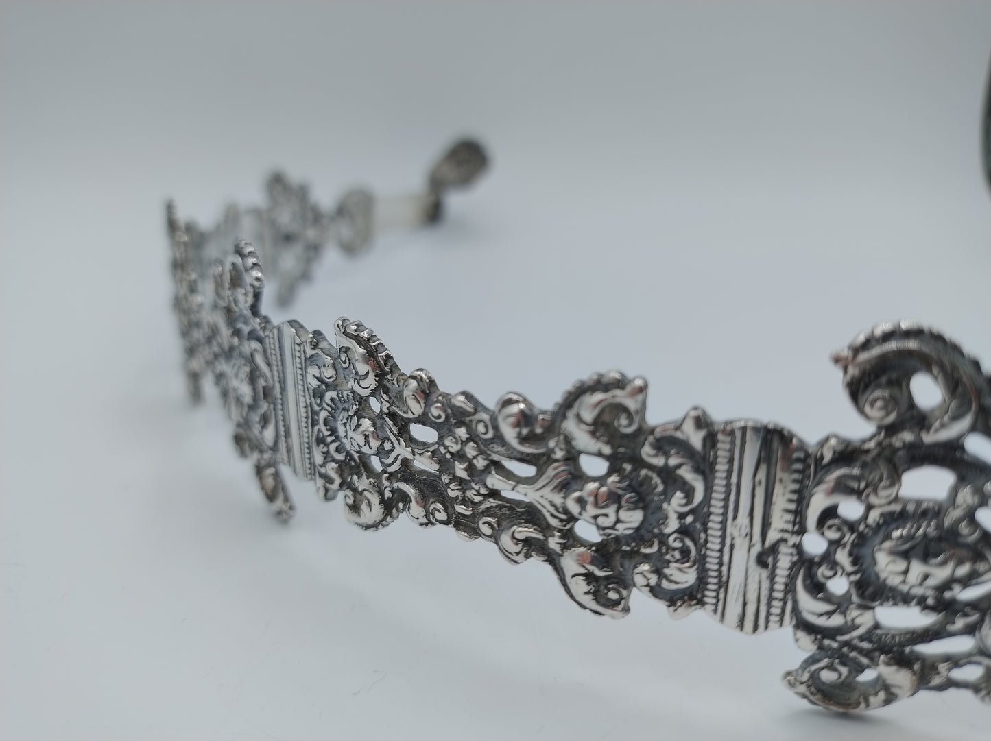 Silver handle with Bible locks and rider buttons. J. Andringa, Leeuwarden, 18th century