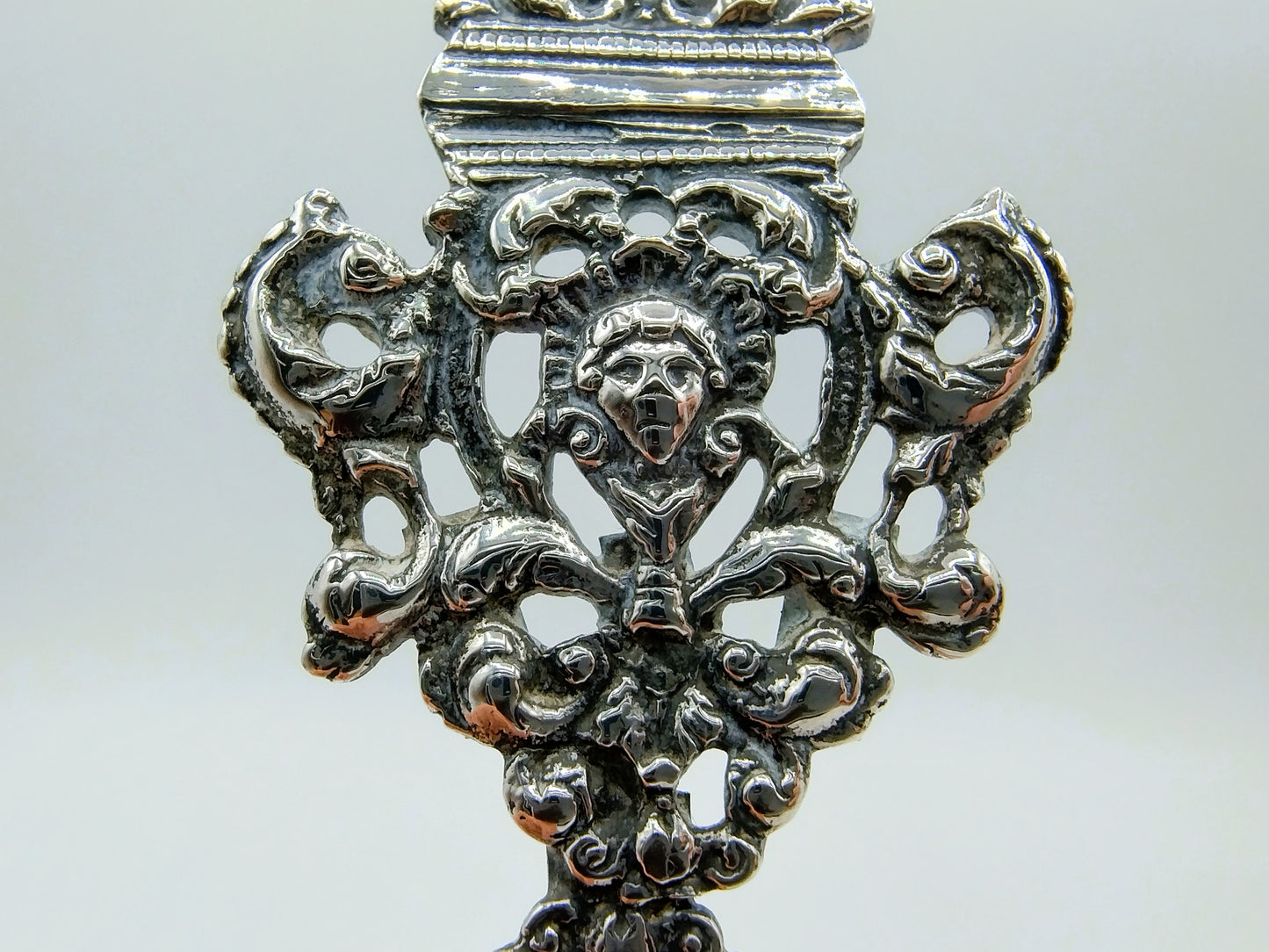 Silver handle with Bible locks and rider buttons. J. Andringa, Leeuwarden, 18th century