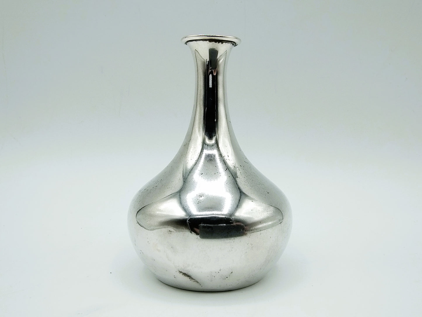 Silver vase, from Kempen, Desire and Fox, 's-Hertogenbosch, 1921