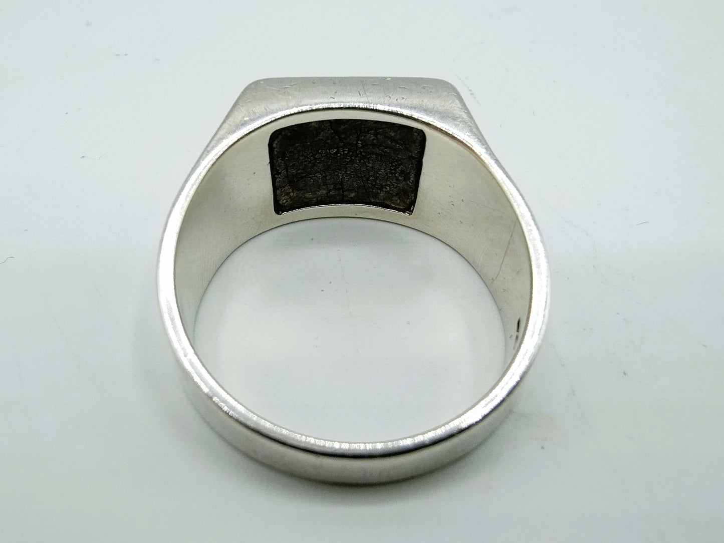 Silver signet ring with red moss agate, 20 mm