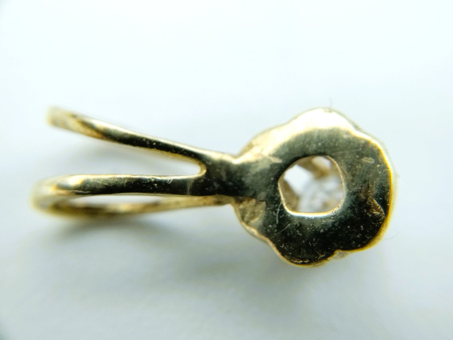 Gold solitaire pendant with diamond (0.005ct)