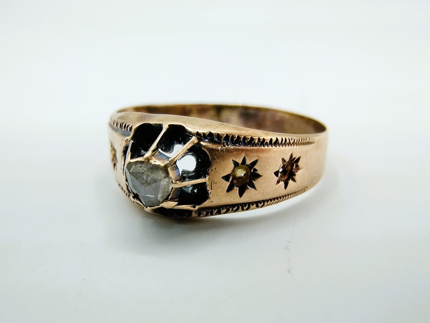 Gold ring set with rose diamond, 17 mm