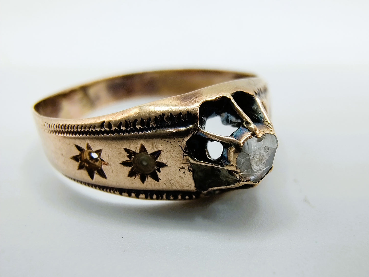 Gold ring set with rose diamond, 17 mm