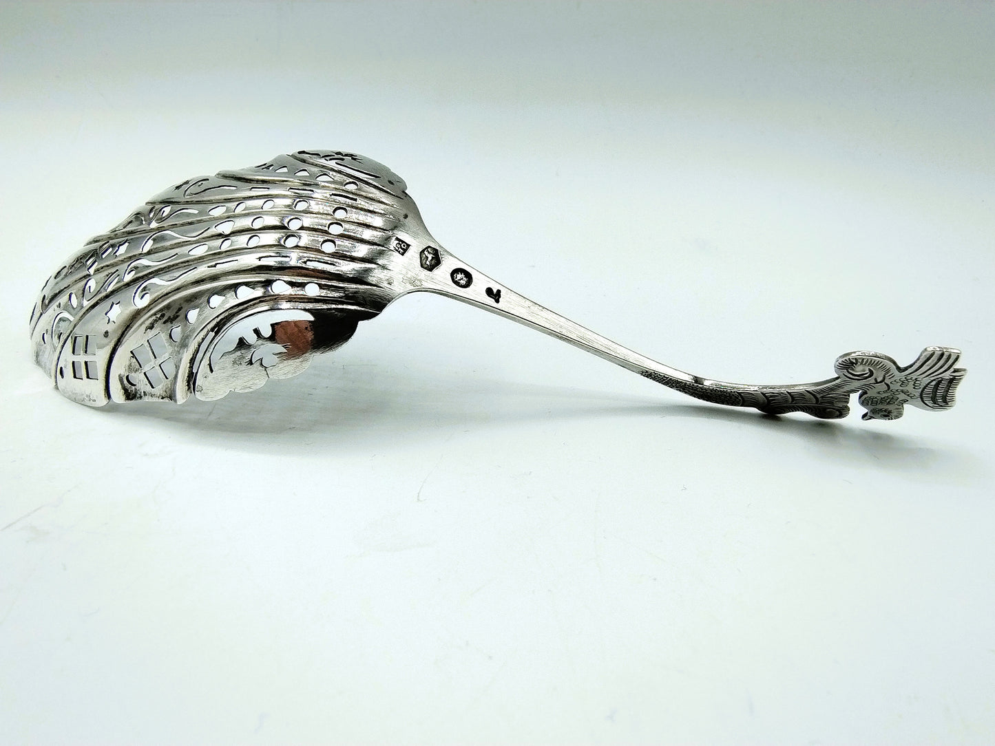 Silver sprinkling spoon, G. Peeters, Rotterdam, 1820
