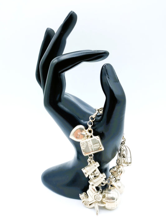 Silbernes Bettelarmband mit 11 Charms, 18 cm