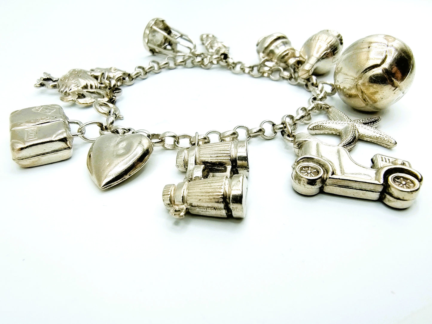 Zilveren bedelarmband met 11 bedels, 18 cm