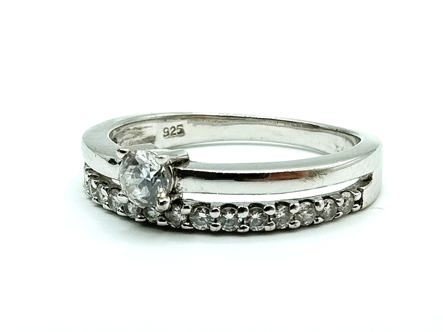 Silver ring with zirconia, 18 mm