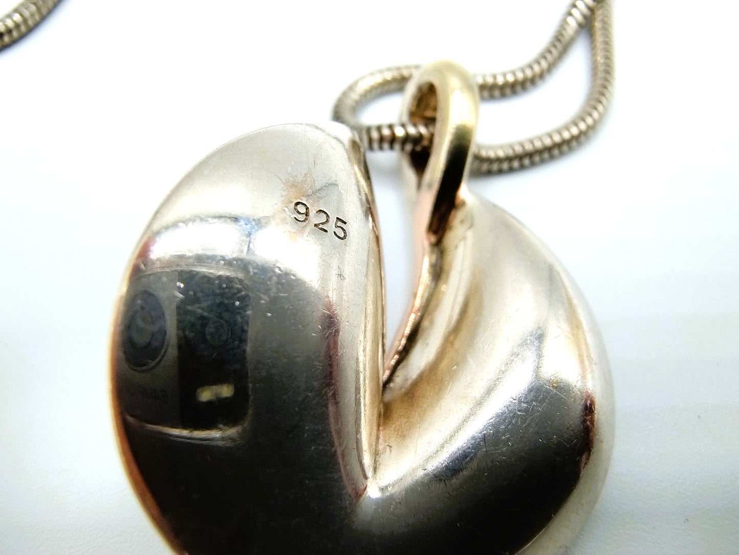 Silver snake chain with design pendant, 46 cm.