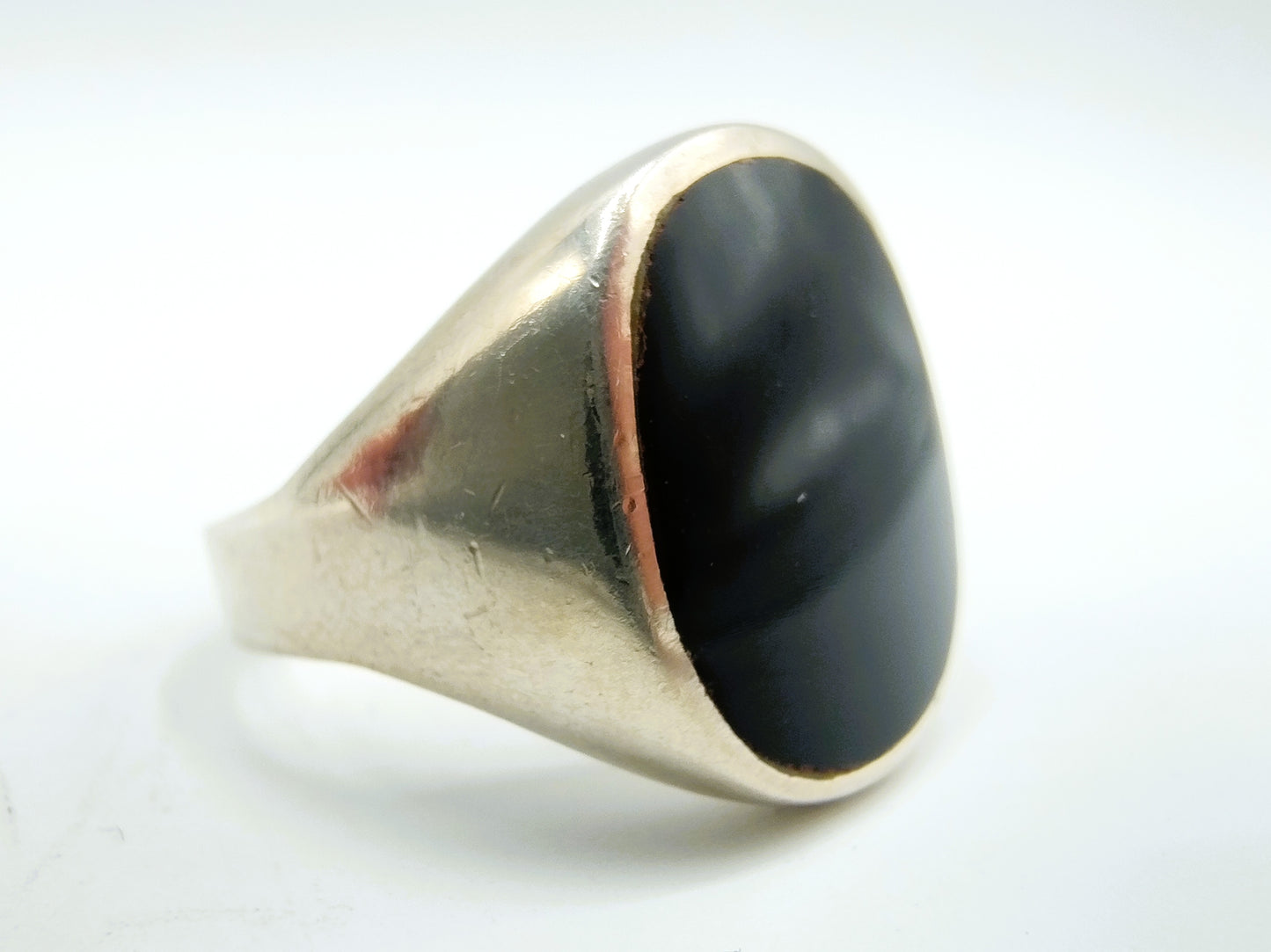 Silver signet ring with Onyx, 17.5 mm