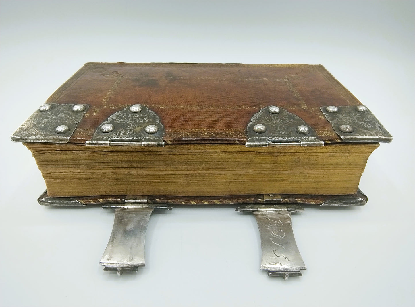 Prayer book with silver locks and corner pieces, Turnhout, 1835