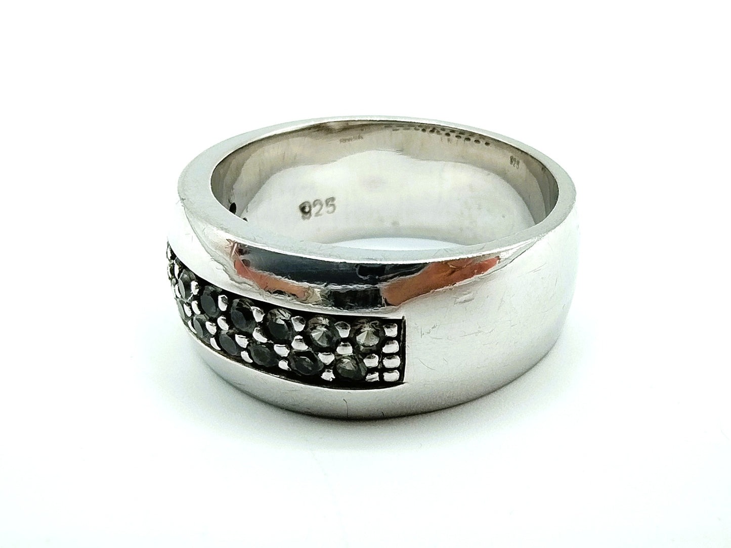 Silberner Zinzi-Ring mit Zirkonias, 17 mm