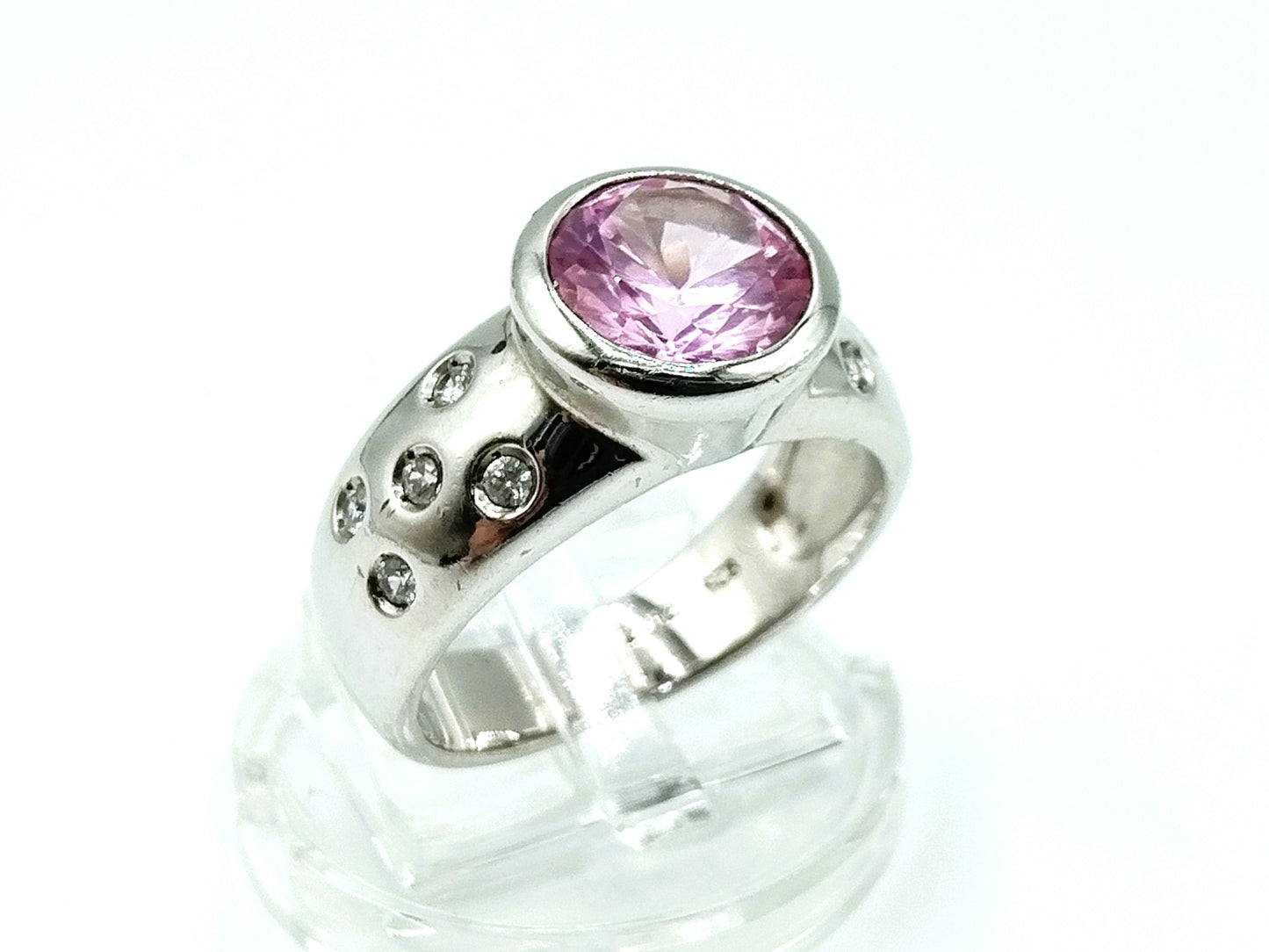 Silver ring with zirconia, 18 mm