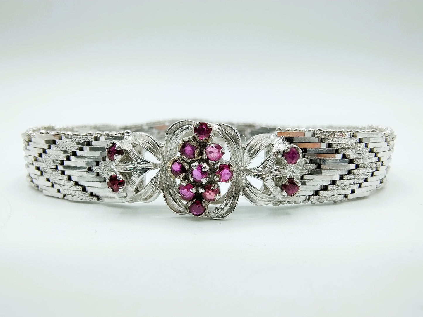 Vintage zilveren armband met rode steentjes, 18,5 cm.