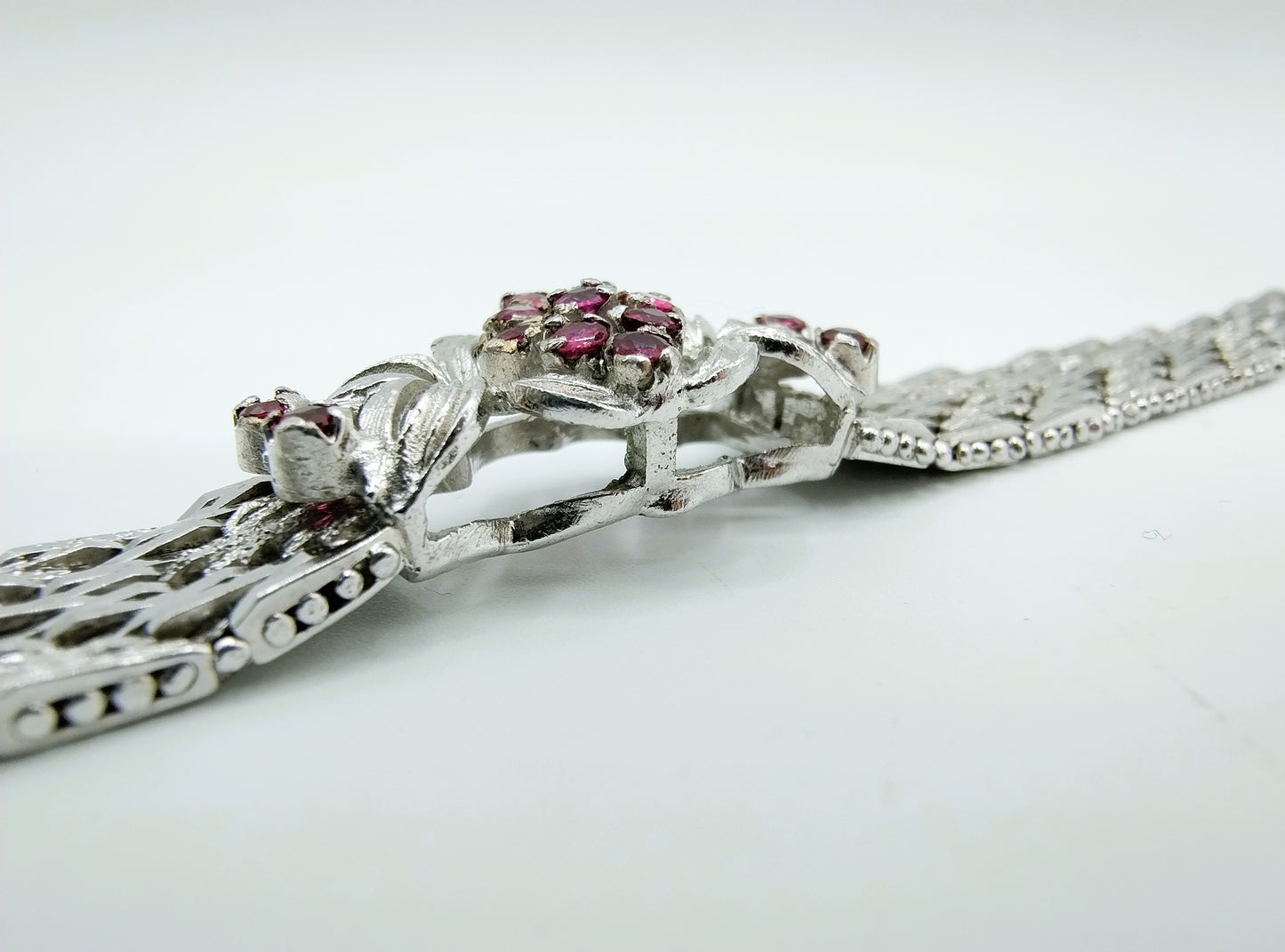 Vintage zilveren armband met rode steentjes, 18,5 cm.