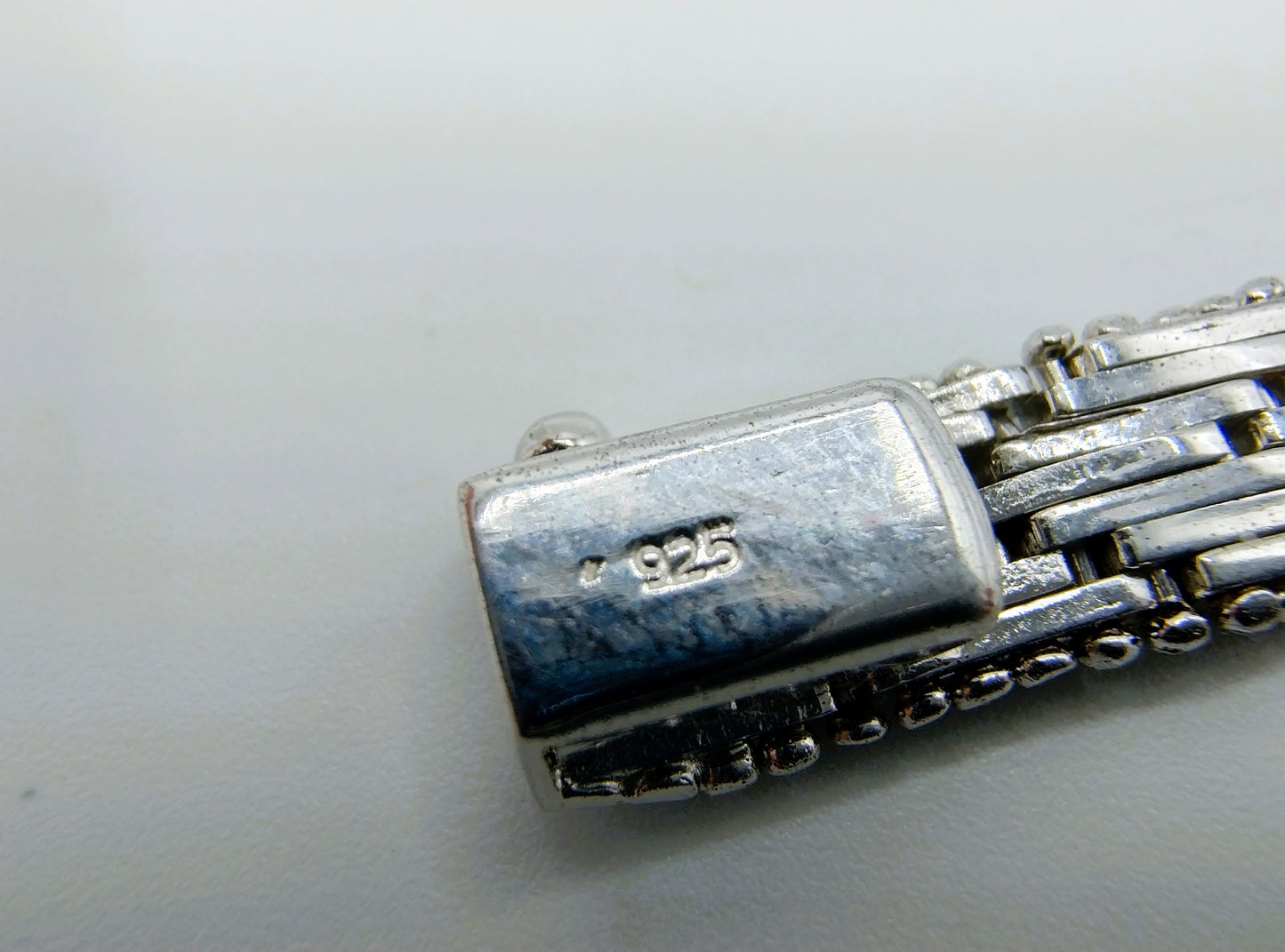 Vintage zilveren armband met rode steentjes, 18,5 cm.