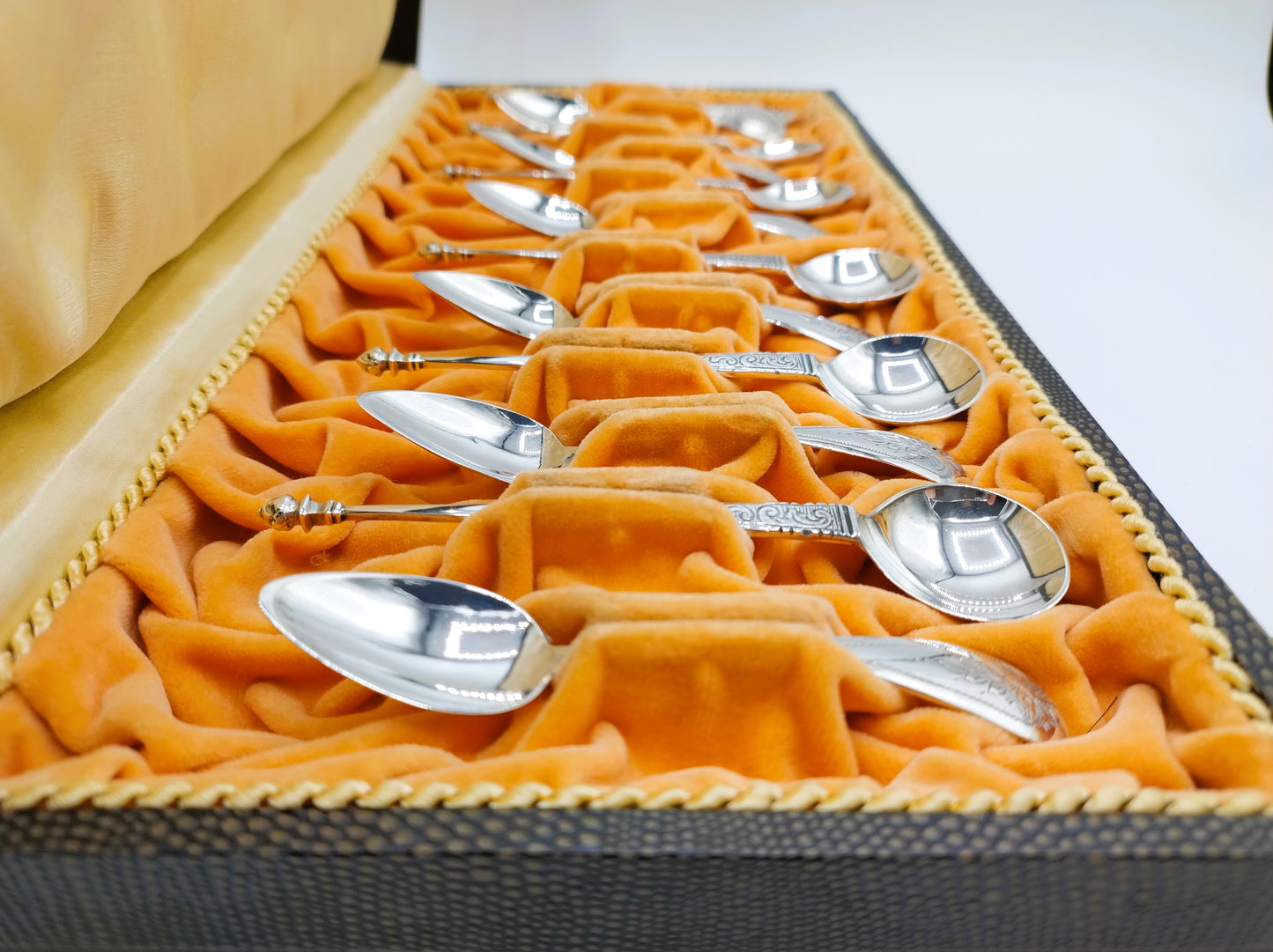 12-Delige lepelset in luxe cassette, Fa. Bijkamp & Co, Steenwijk