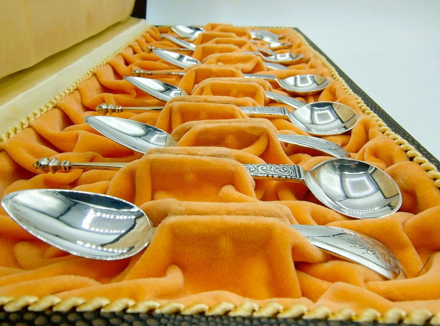 12-Delige lepelset in luxe cassette, Fa. Bijkamp & Co, Steenwijk