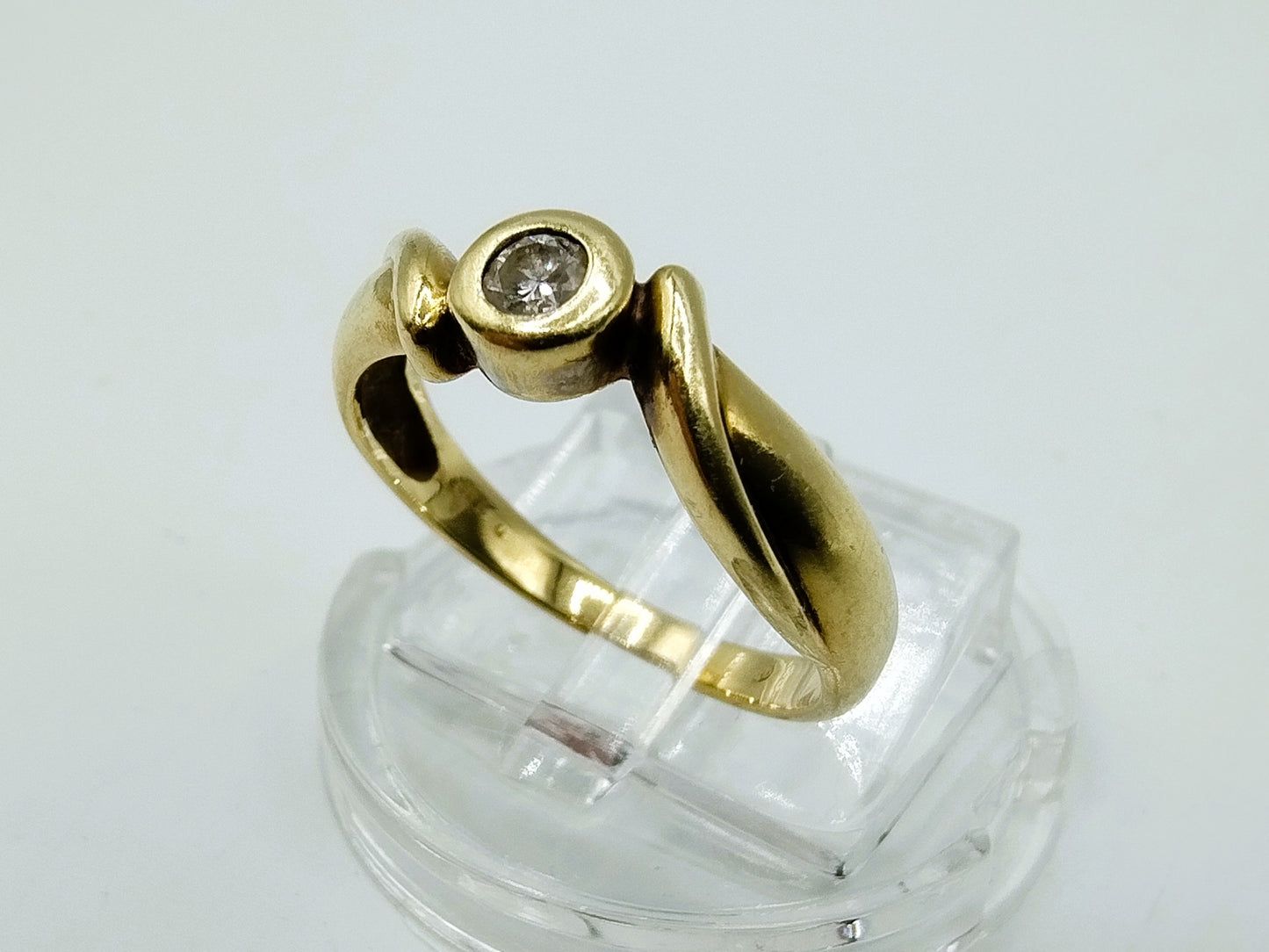 Gouden ring met diamant (0.10 ct), 16,5 mm