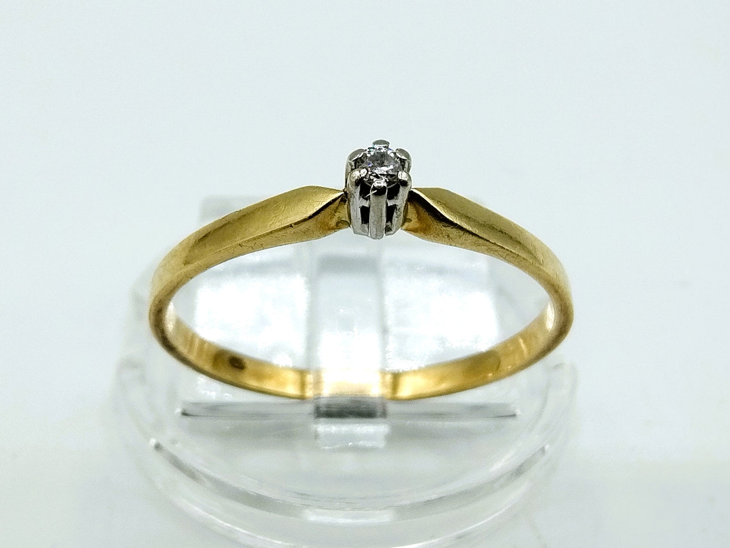 Gold solitaire ring with diamond, 17.5 mm