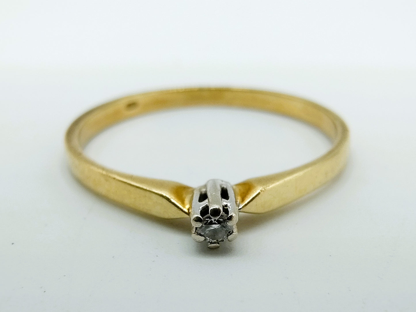 Gold solitaire ring with diamond, 17.5 mm