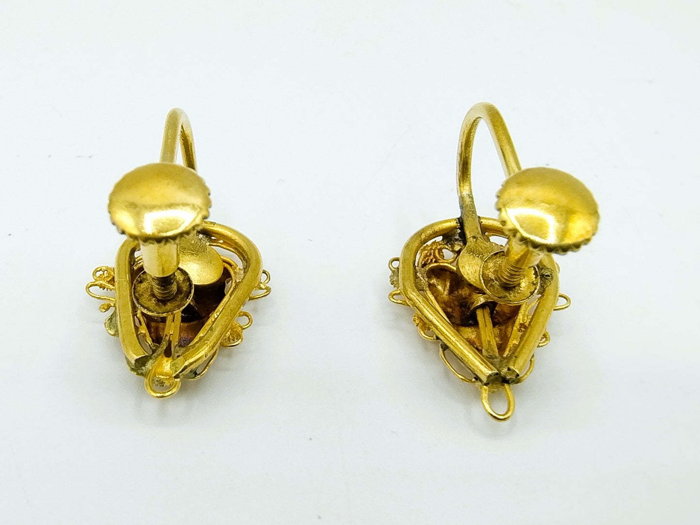 Gouden schroef oorbellen, filigrein goud.