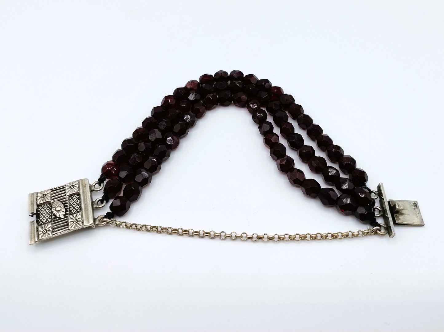 Glasgranatenarmband mit Silberverschluss, Niekerk, Schoonhoven, 19,5 cm.