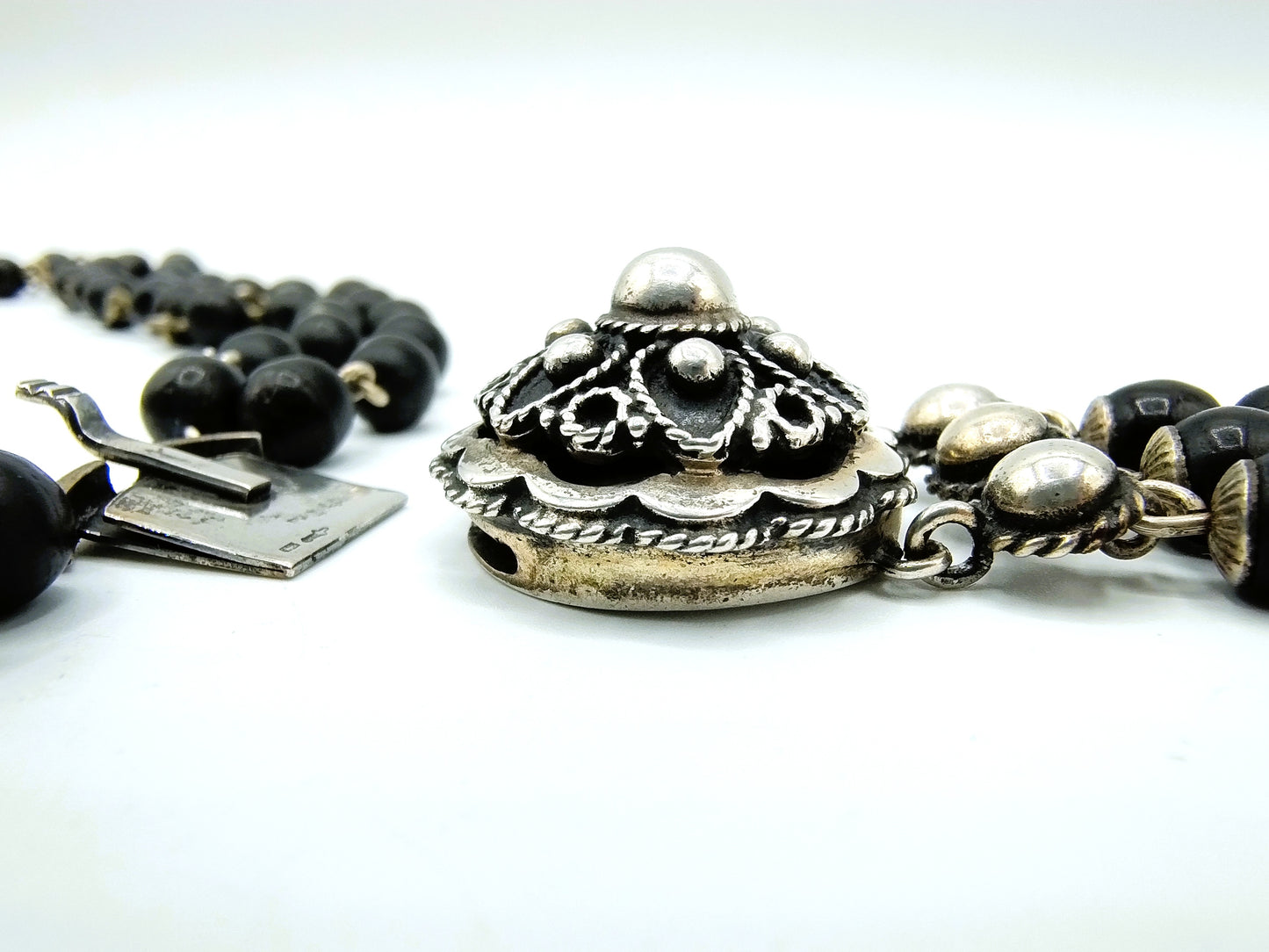 Necklace of jet beads on silver wire with silver clasps, 39 cm