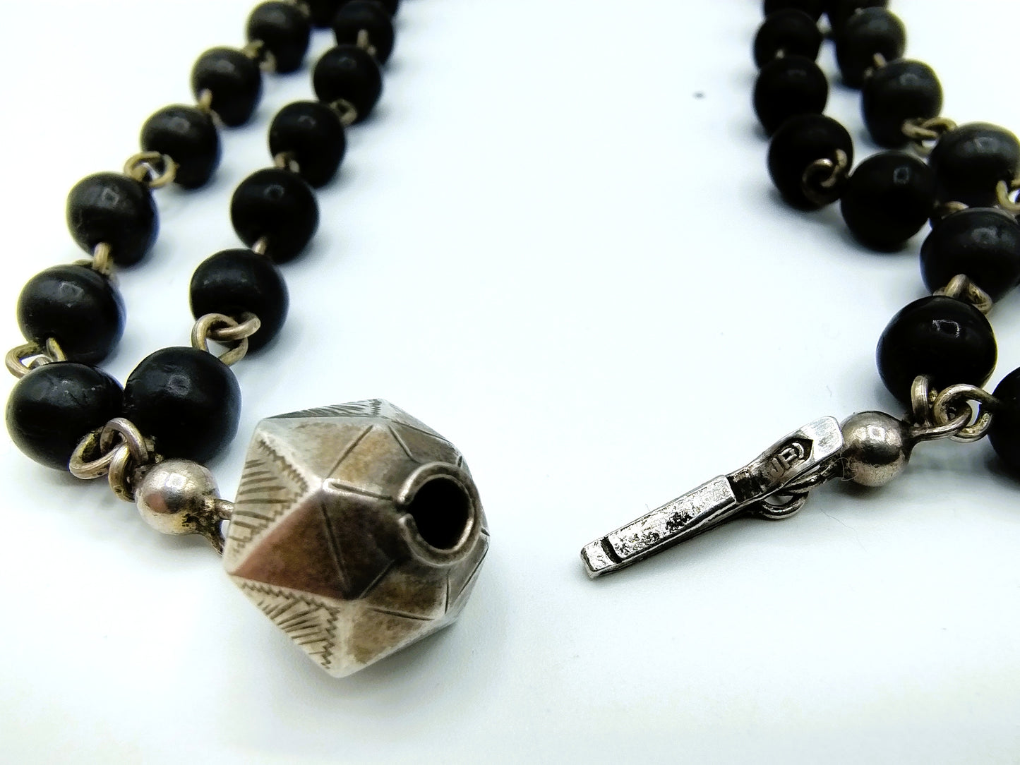 Necklace of jet beads on silver wire with silver clasps, 39 cm