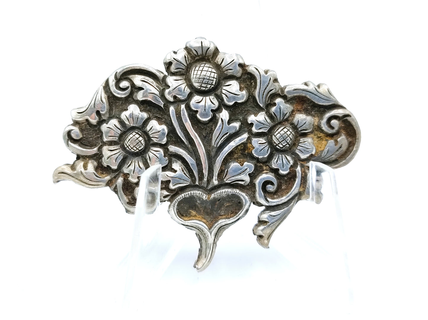 Silver brooch with bouquet, 925