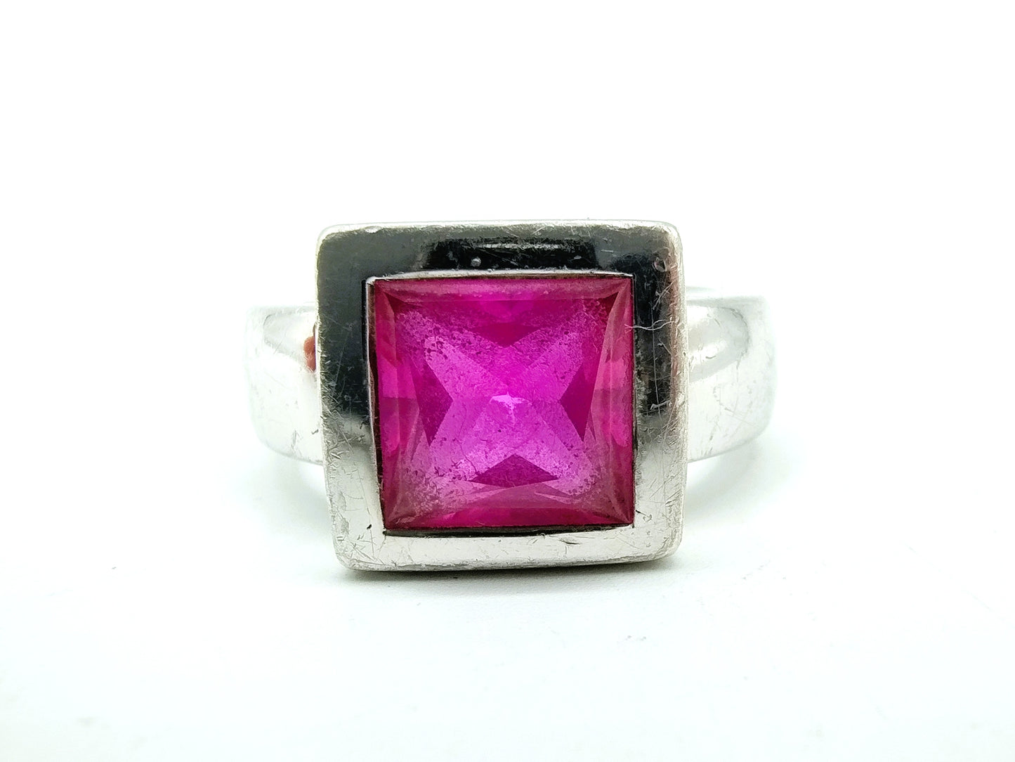 Silberner Zinzi-Ring mit rotem Stein, 17,5 mm