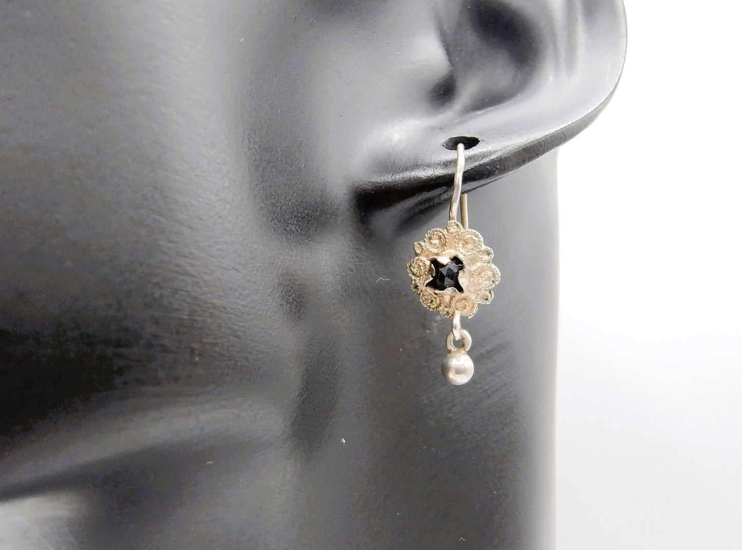Silver mourning earrings with jets