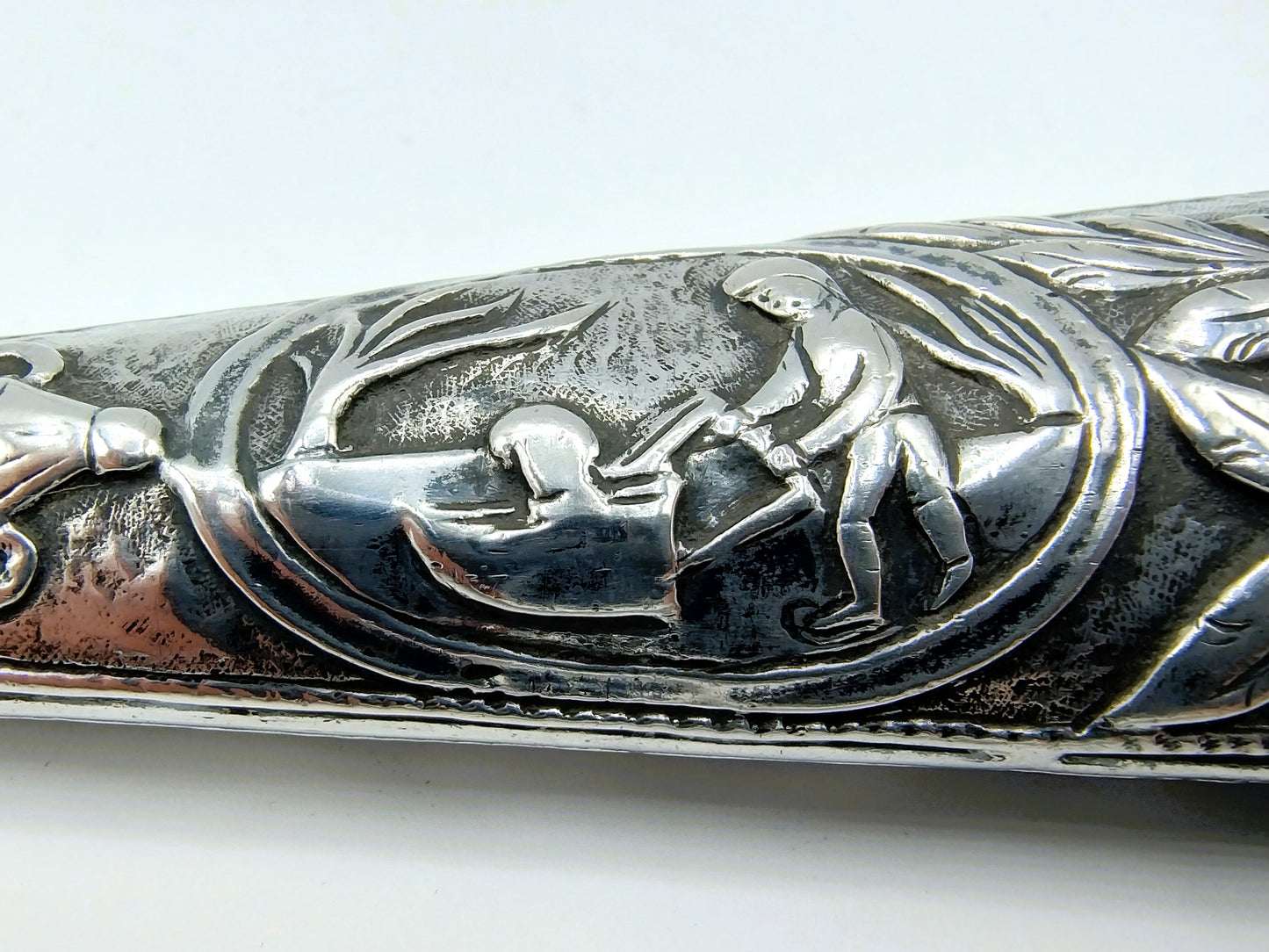 Reismes met zilveren heft uit de 18e eeuw.