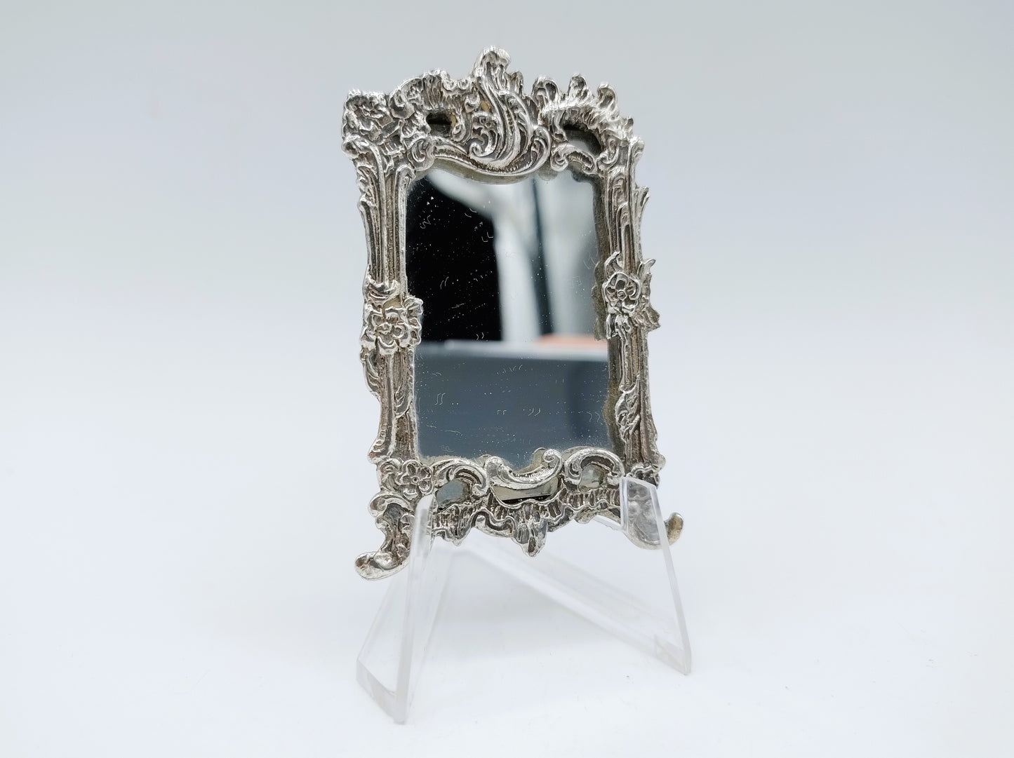 Oak room with 21 silver miniatures, Schoonhoven ca. 1975