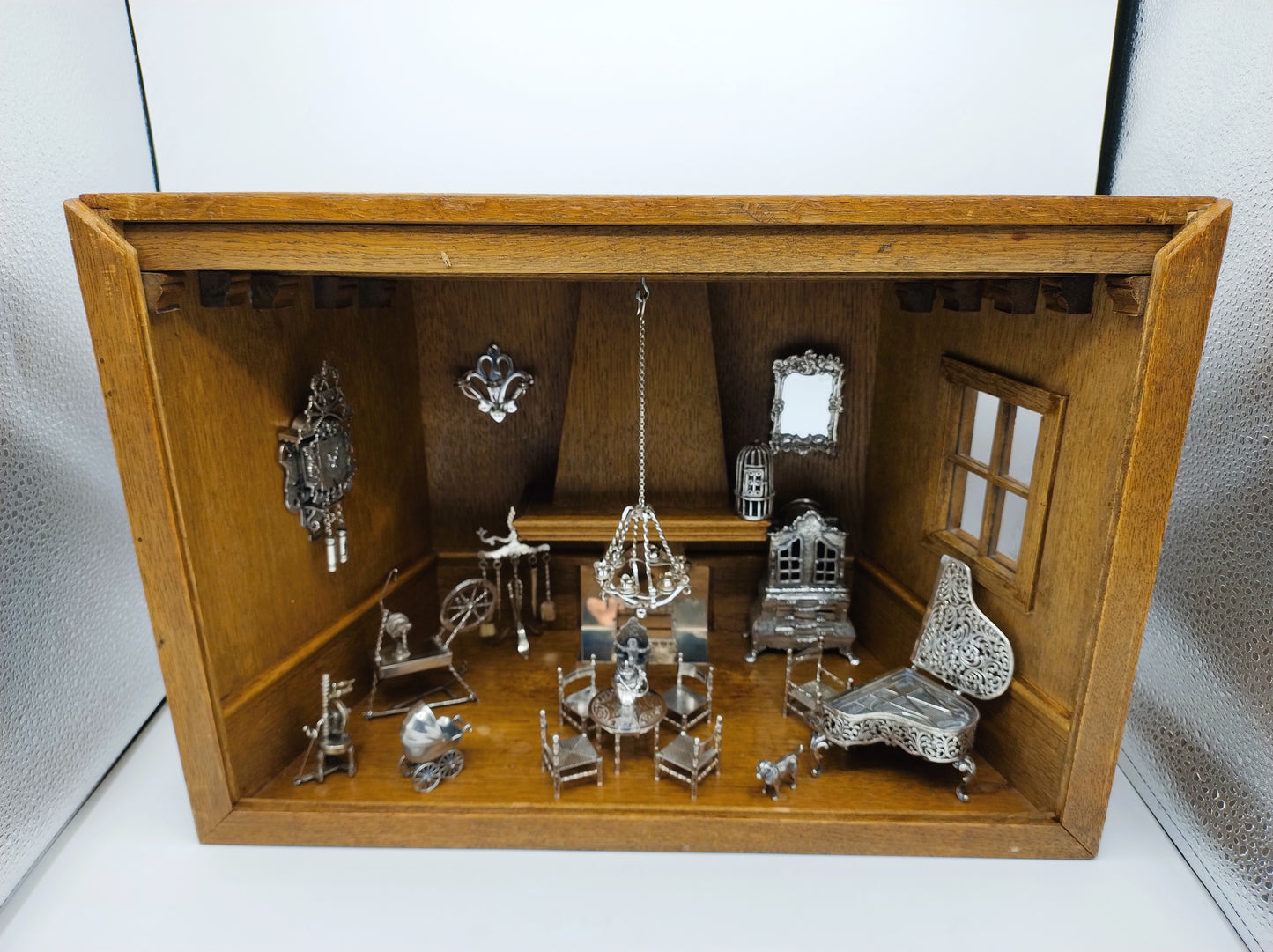 Oak room with 21 silver miniatures, Schoonhoven ca. 1975