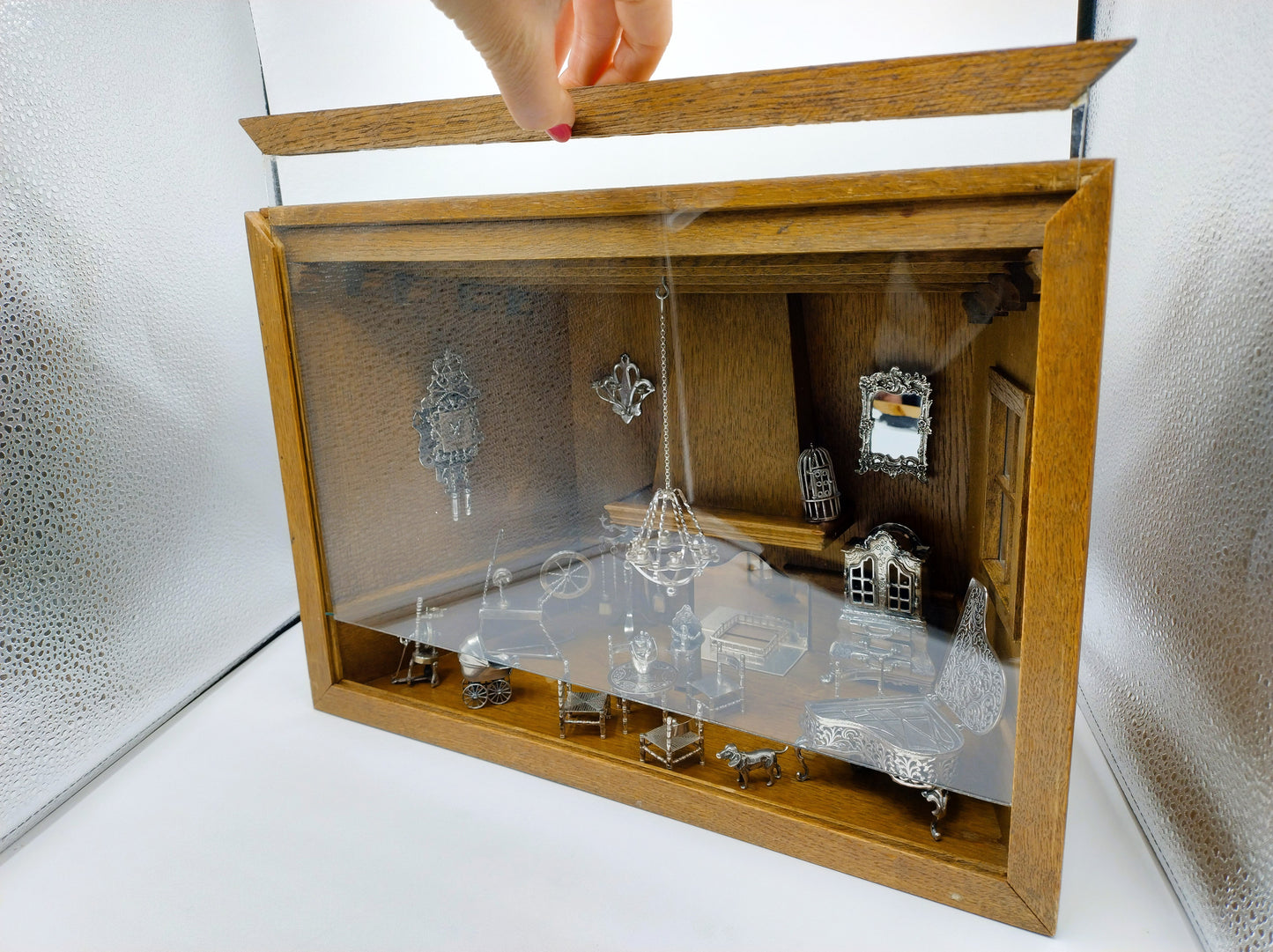 Oak room with 21 silver miniatures, Schoonhoven ca. 1975