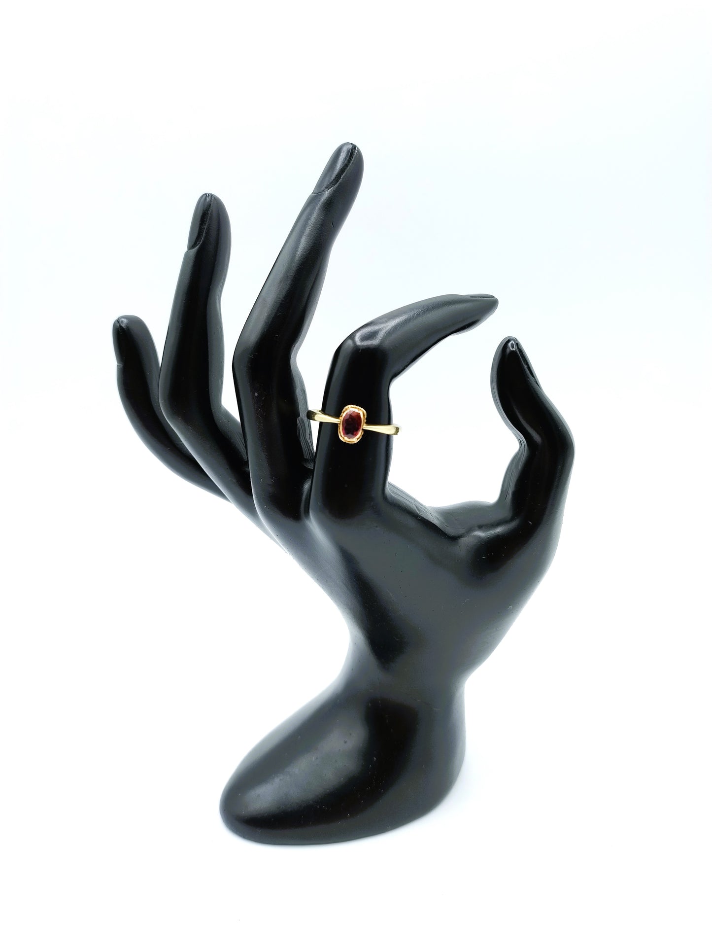 Gouden ring met robijn, 19 mm
