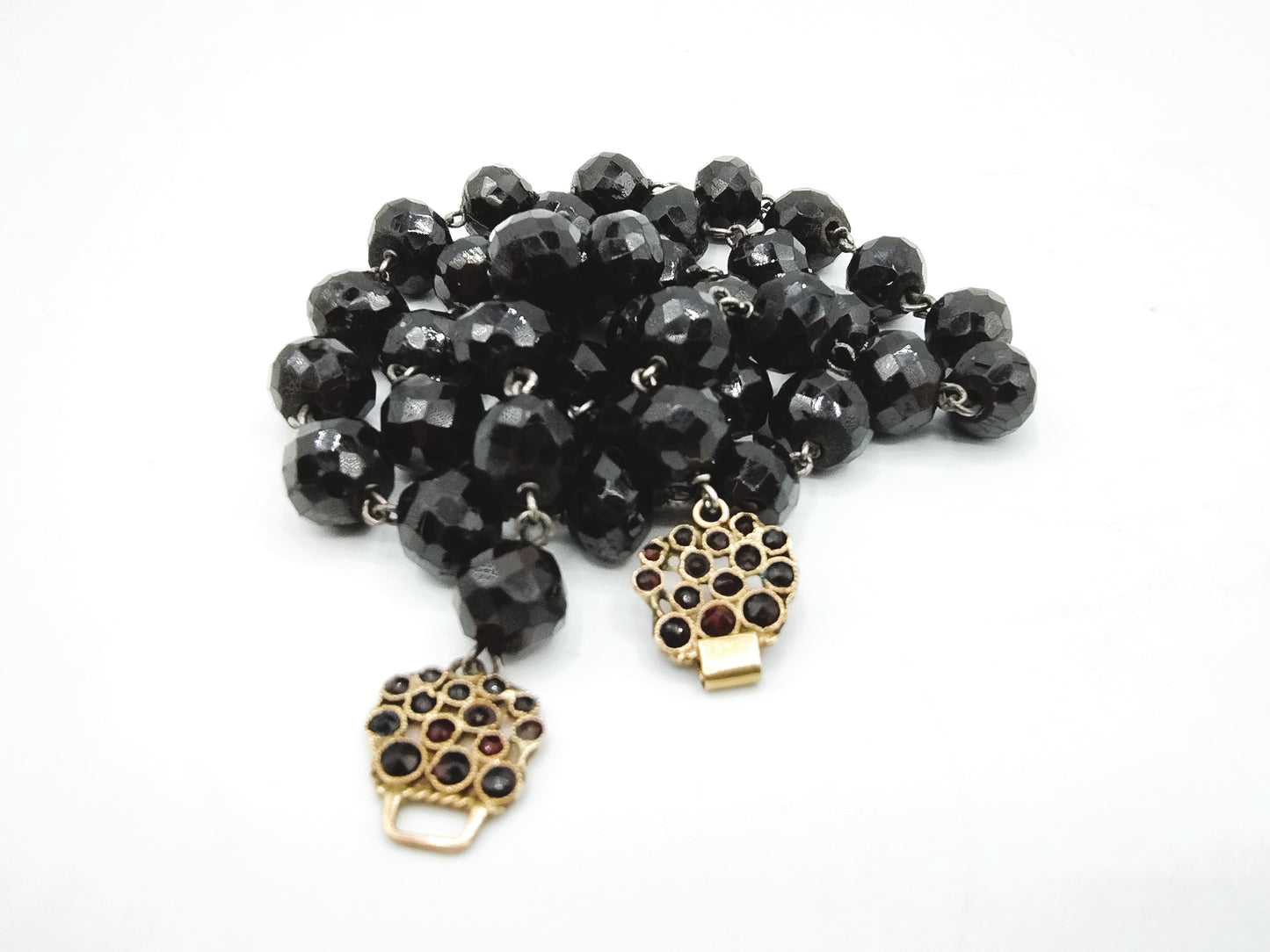 Garnet necklace with gold clasp