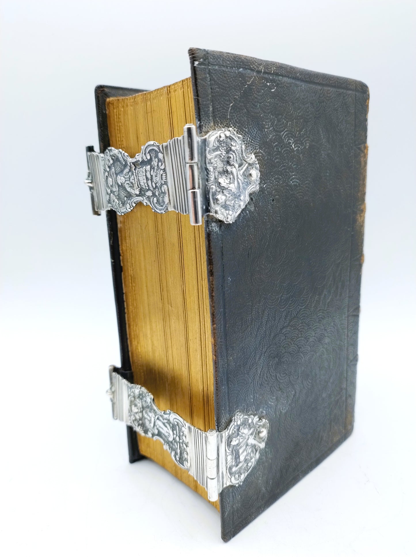 Bijbel met zilveren sloten, N. Teuter, Amsterdam, ca. 1800
