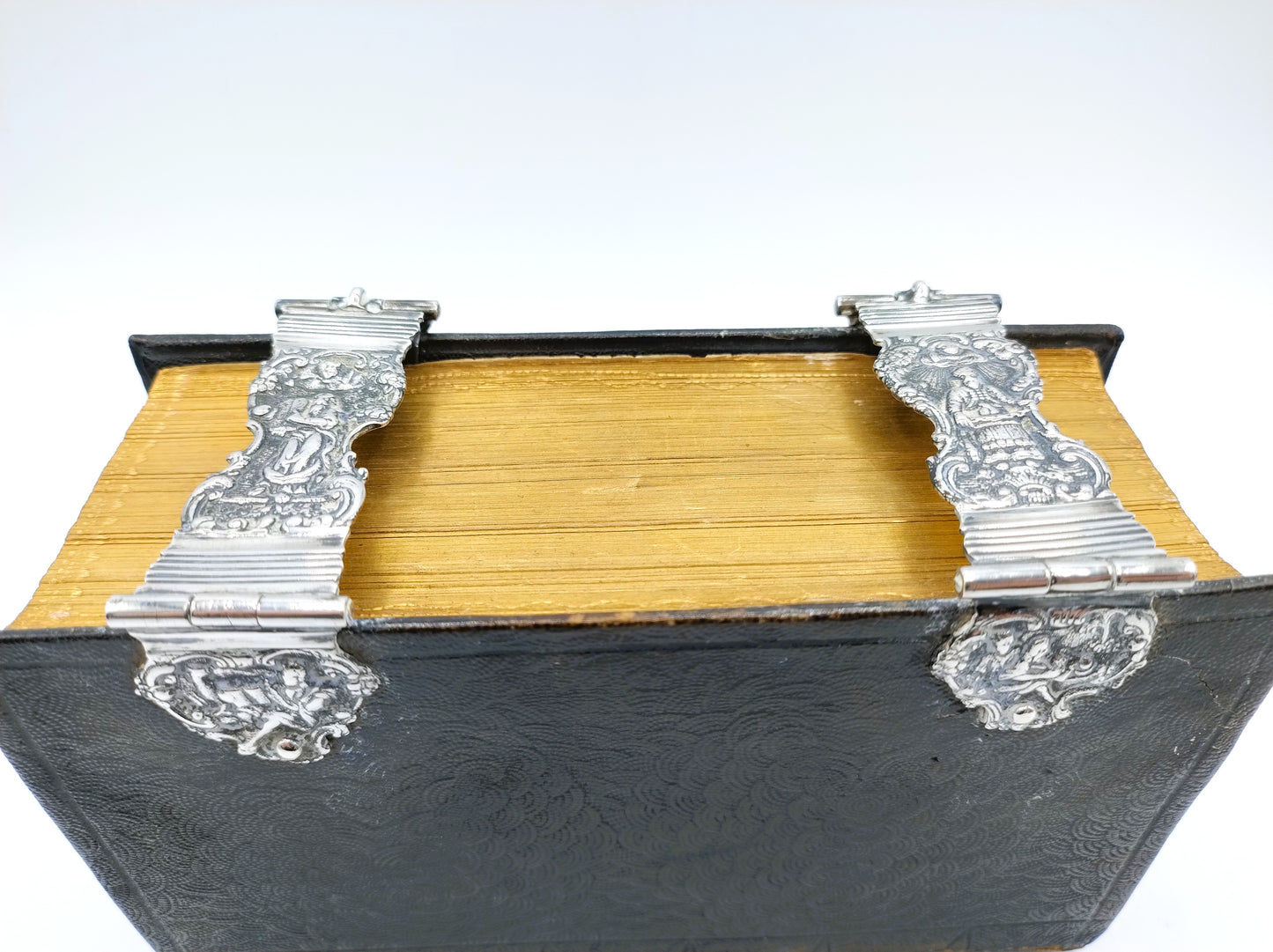 Bijbel met zilveren sloten, N. Teuter, Amsterdam, ca. 1800