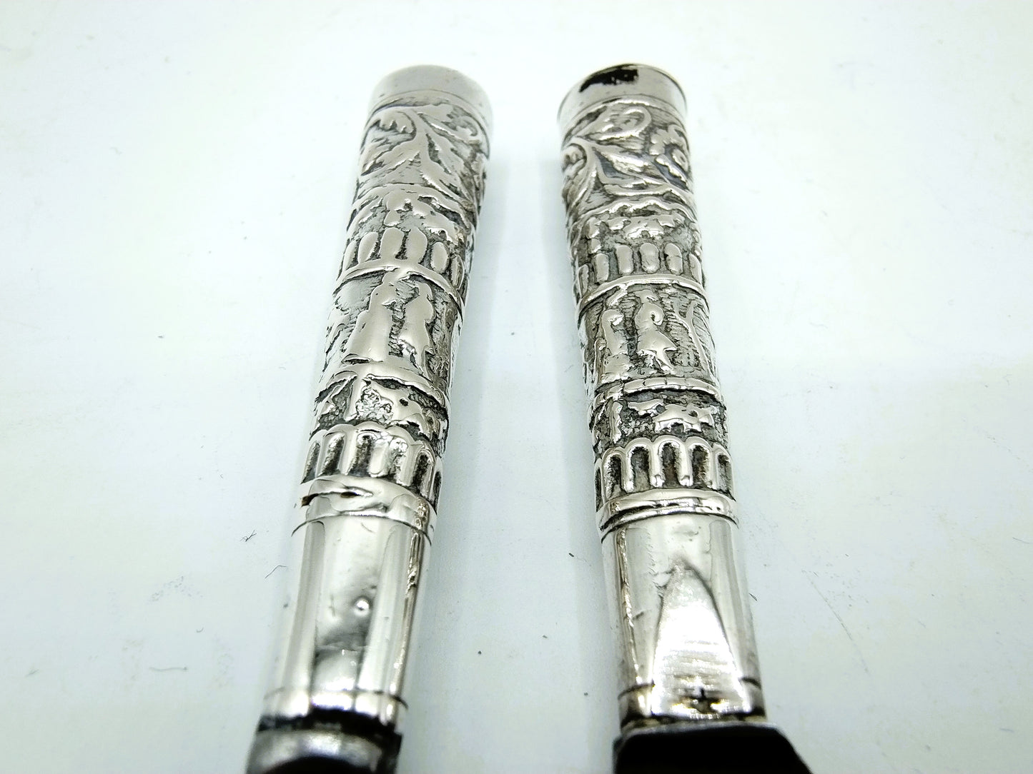 Silver travel cutlery with band decoration, 18th century.
