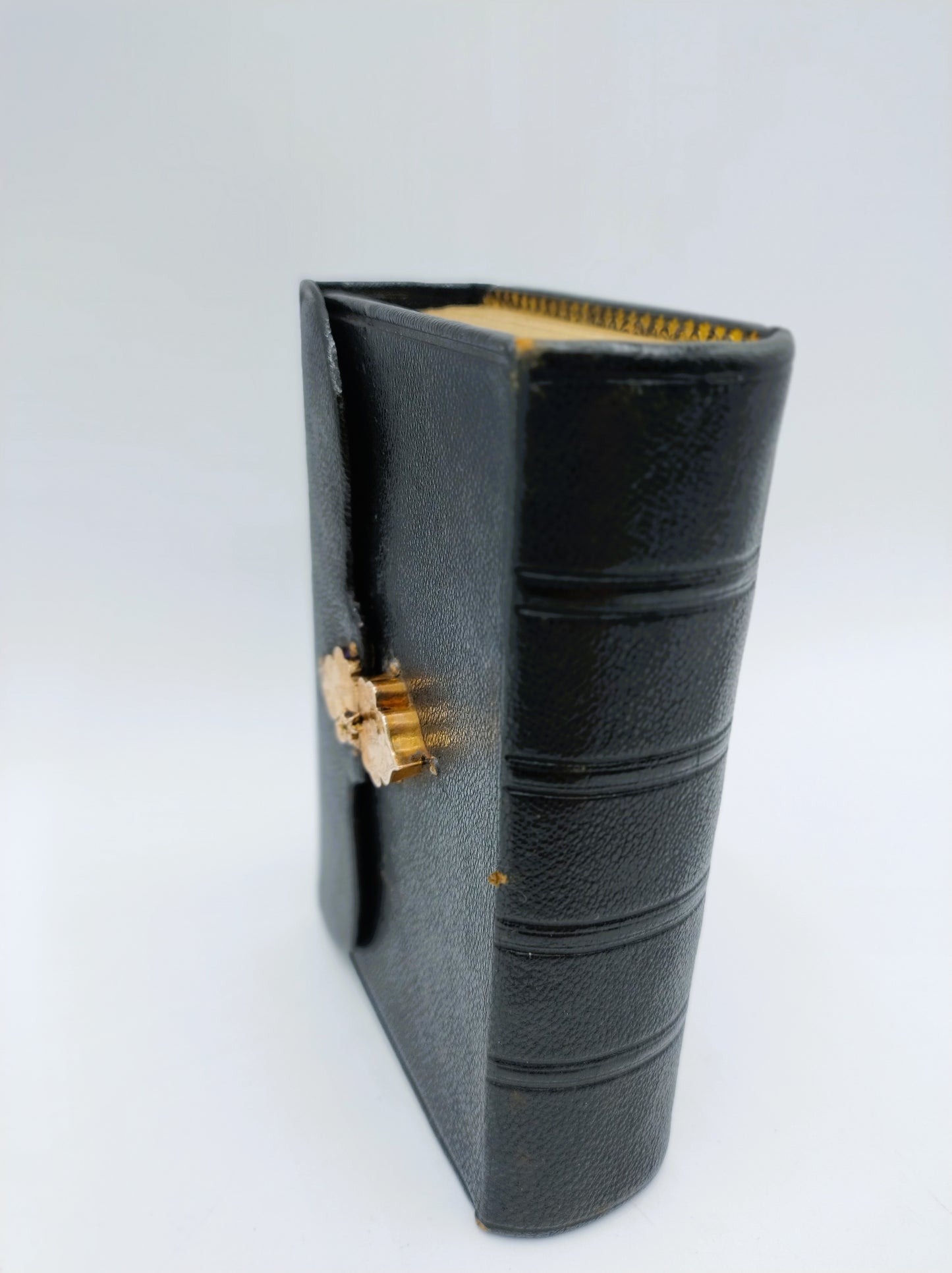 Bible with gold clip lock, LJ Veerman, Fa. Haeseker, 19th century