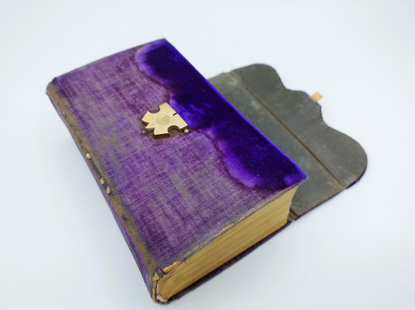 Bible with gold art deco clip lock, 1884