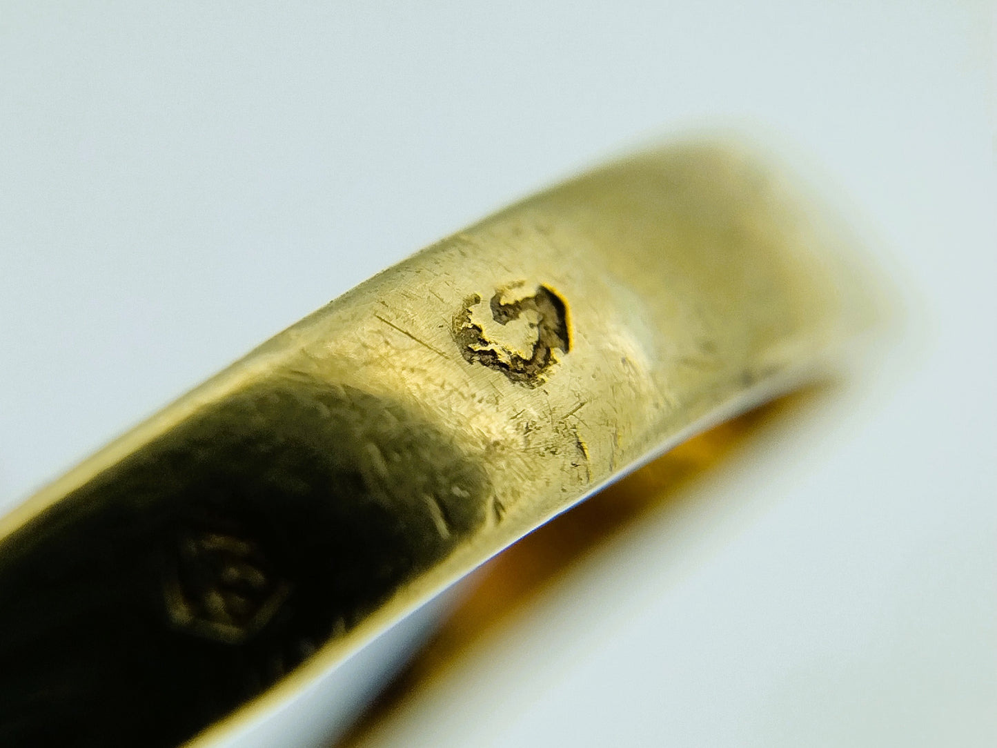 Gold design ring with pearl, 17.5 mm