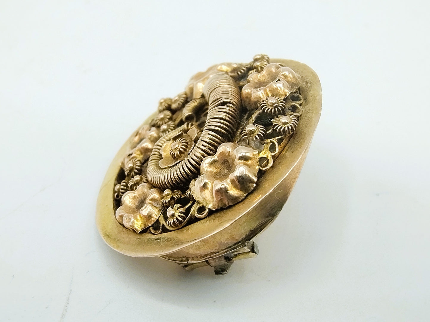 Gold brooch, traditional costume, 19th century