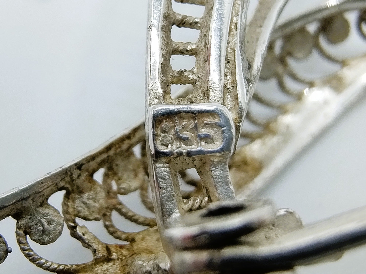 Silver filigree brooch, 925