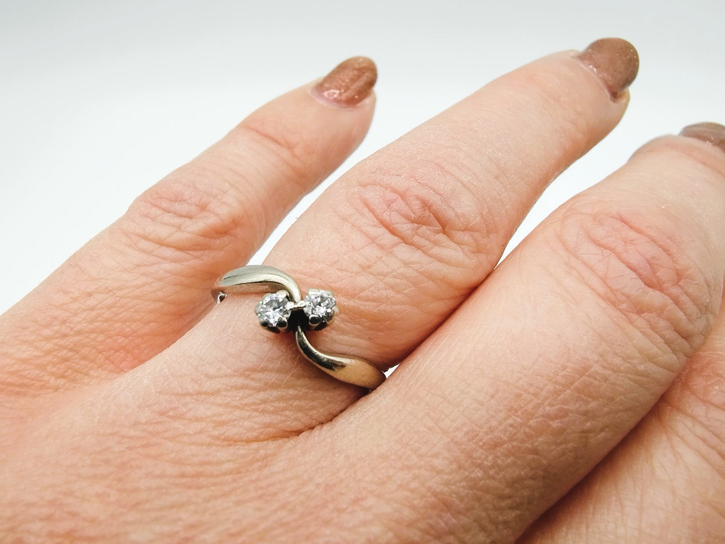White gold ring with 2 diamonds (0.14ct), 17.5 mm
