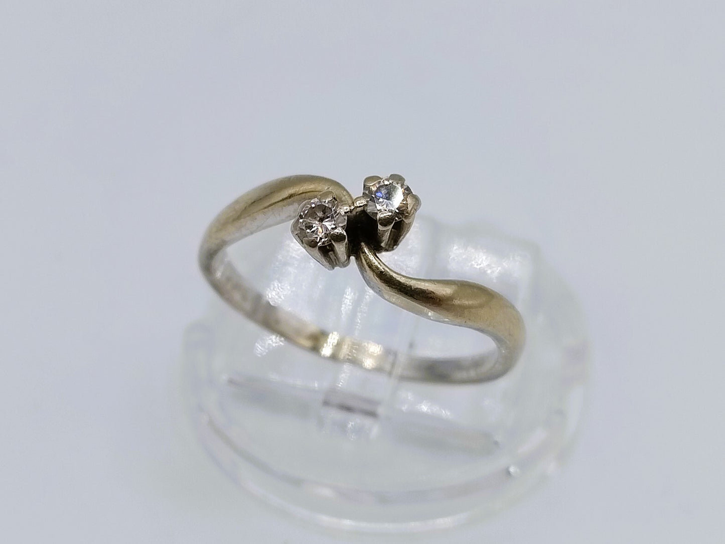 White gold ring with 2 diamonds (0.14ct), 17.5 mm
